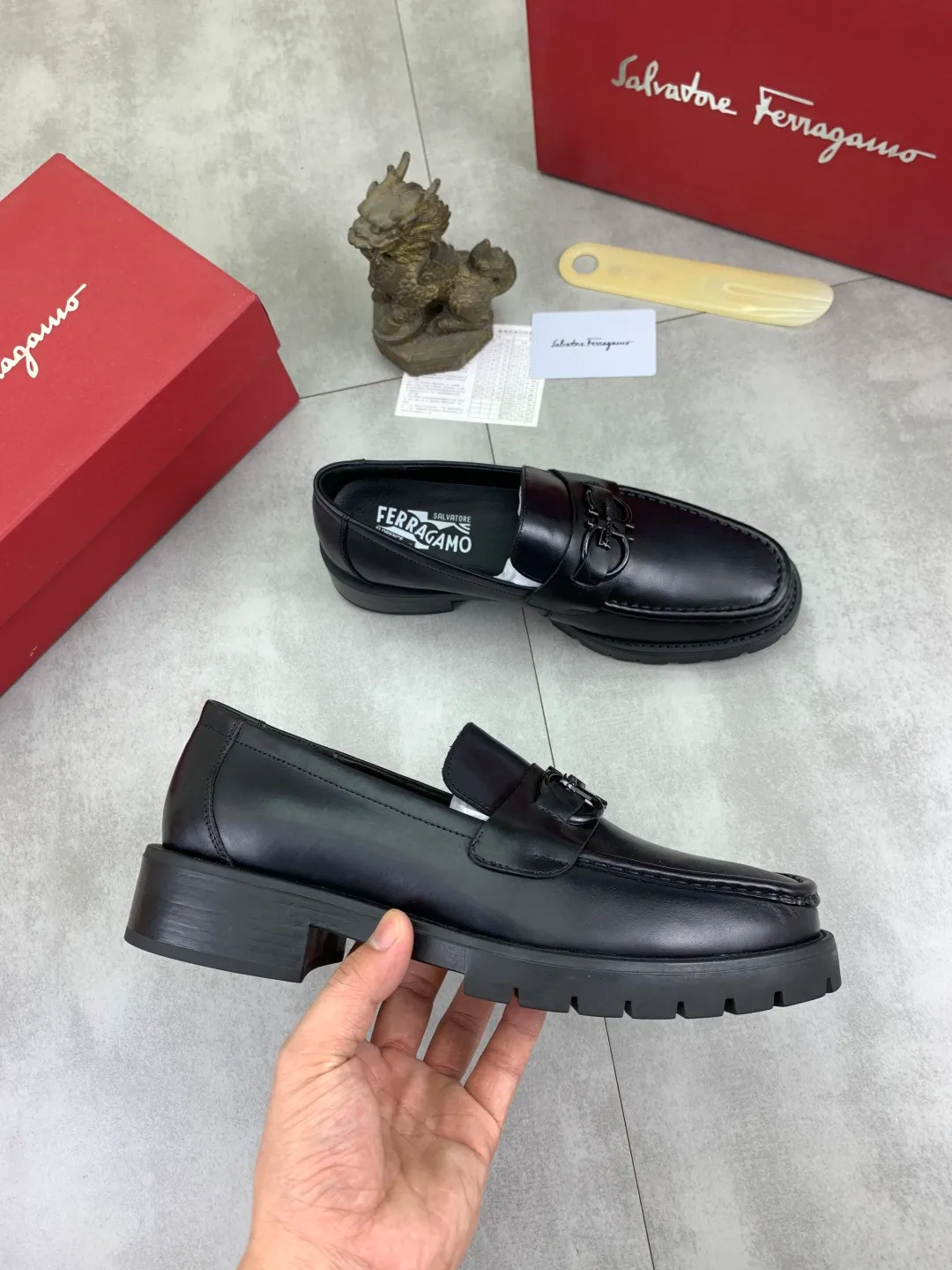 Men's Men's Shoes 💰P480💰[New Style] Water-dyed Niuli 🆘[Salvatore Ferragamo] Ferragamo's latest casual business leather shoes for men! Listed simultaneously! The fabric is made of specially imported original calfskin, and the interior is made of imported water-dyed cowhide. It is absolutely luxurious and leads the fashion trend. Matching code: 38-44 (45 and 46 can be customized) Multiple colors available